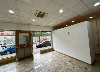 Interno non residenziale - Negozio via Luca della Robbia, 10, Torino (zona Pozzo Strada) - foto 5