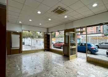 Interno non residenziale - Negozio via Luca della Robbia, 10, Torino (zona Pozzo Strada) - foto 6