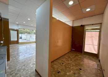 Interno non residenziale - Negozio via Luca della Robbia, 10, Torino (zona Pozzo Strada) - foto 7