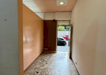 Interno non residenziale - Negozio via Luca della Robbia, 10, Torino (zona Pozzo Strada) - foto 8