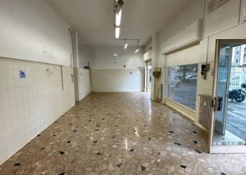 Interno non residenziale - Negozio via Luca della Robbia, 10, Torino (zona Pozzo Strada) - foto 13