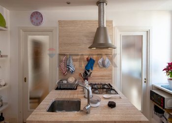 Cucina - Appartamento via Isola Bella, Roma - foto 8