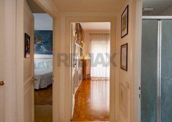 Hall / corridoio - Appartamento via Isola Bella, Roma - foto 10