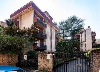 Edificio all\'aperto - Appartamento via Isola Bella, Roma - foto 17