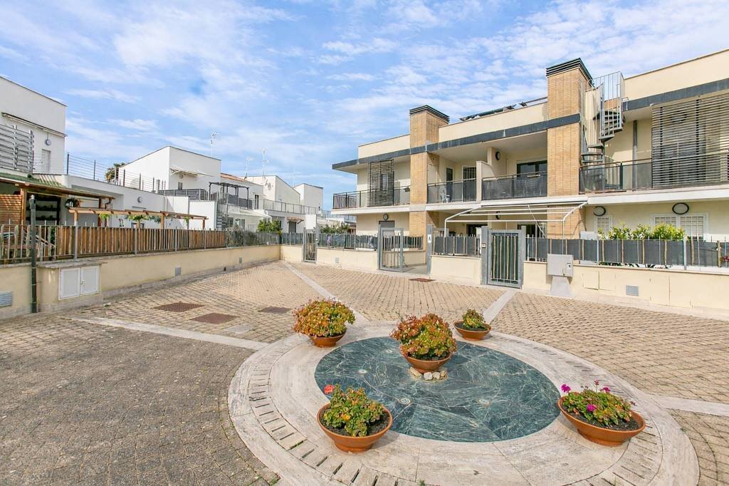 Cortile interno - Trilocale viale Tito Livio, 25, Anzio - foto 1