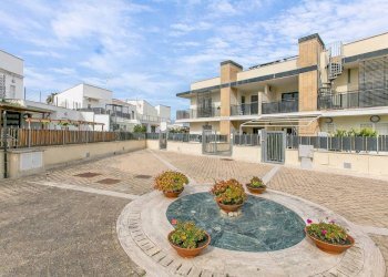 Cortile interno - Trilocale viale Tito Livio, 25, Anzio - foto 1