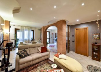 Salone - Quadrilocale via Cesare Pavese, 36, Venaria Reale - foto 1