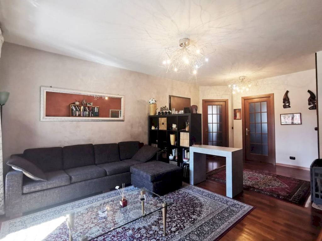 Salone - Apartment corso Enrico Gamba, 37, Torino (neighborhood Borgo Vittoria) - photo 3