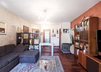 Salone - Appartamento corso Enrico Gamba, 37, Torino (zona Borgo Vittoria) - foto 4