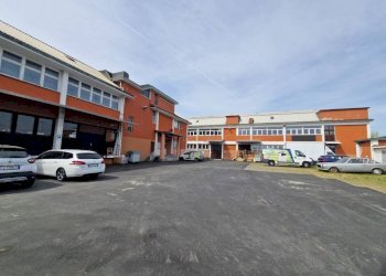 Facciata - Capannone via Varese, 36, Lainate - foto 1