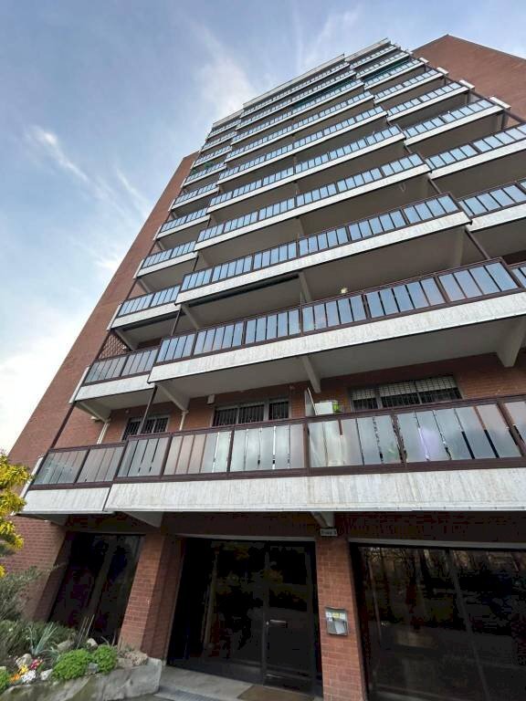 Facciata - Three-room apartment via Cimabue, 8, Torino (neighborhood Mirafiori Nord) - photo 1