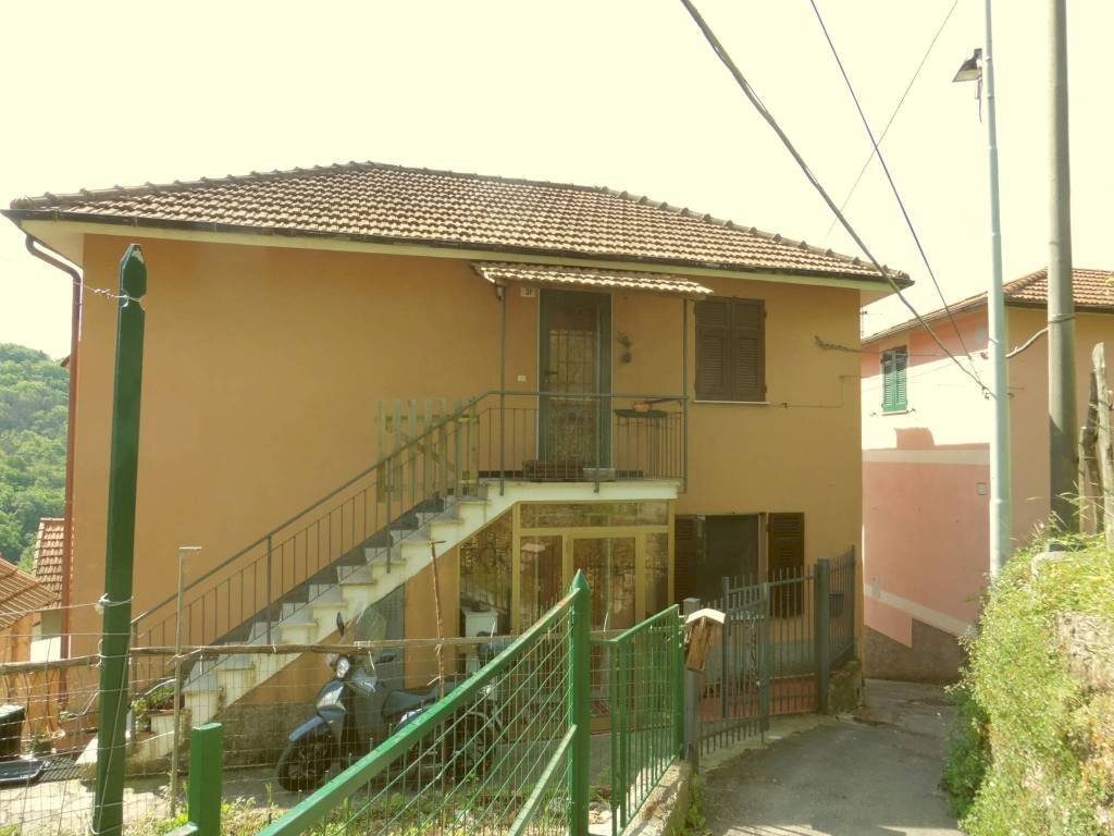 Facciata - Trilocale salita Gave, 31, Genova (zona Struppa) - foto 1