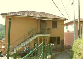 Facciata - Trilocale salita Gave, 31, Genova (zona Struppa) - foto 1