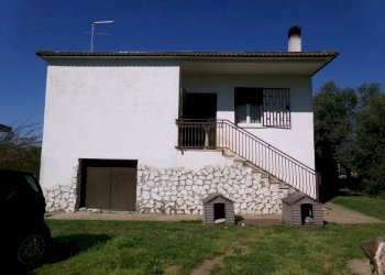 Facciata - Villa via degli Olivi, Ardea - foto 7