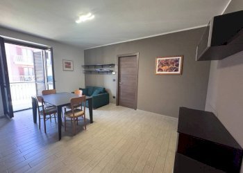 Salone - Appartamento via Luigi Gavuzzi, Carmagnola - foto 2