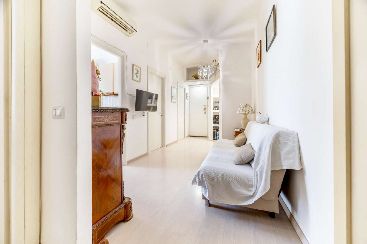 Soggiorno 3. - Trilocale via Dei Radiotelegrafisti, Roma - foto 3