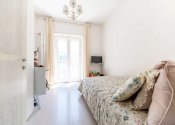 Camera da letto 7. - Trilocale via Dei Radiotelegrafisti, Roma - foto 20