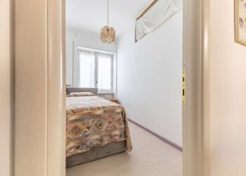 Camera da letto 9. - Trilocale via Dei Radiotelegrafisti, Roma - foto 22