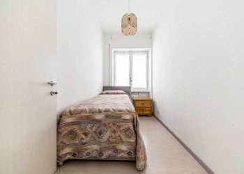 Camera da letto 10. - Trilocale via Dei Radiotelegrafisti, Roma - foto 23