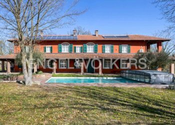 Piscina - Villa via Bricco Scaiola, Monale - foto 1