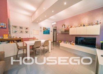 Salone - Appartamento via Leonardo Montaldo, 22, Genova (zona Marassi) - foto 2