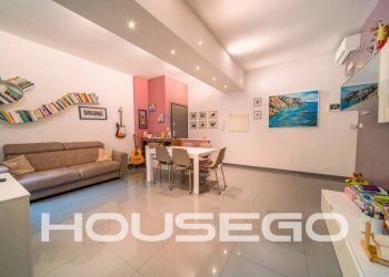 Salone - Appartamento via Leonardo Montaldo, 22, Genova (zona Marassi) - foto 3