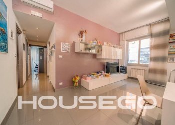 Salone - Appartamento via Leonardo Montaldo, 22, Genova (zona Marassi) - foto 4