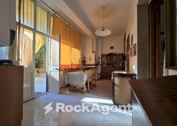 Salone - Stabile - Palazzo via Principe di Napoli, 31, Carmiano - foto 4