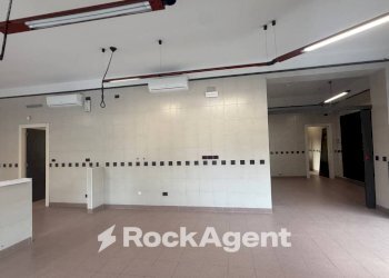 Interno non residenziale - Shop via Cremonese, Parma - photo 10