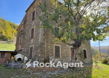 Facciata - Rustico Località Trombetta, Bardi - foto 1