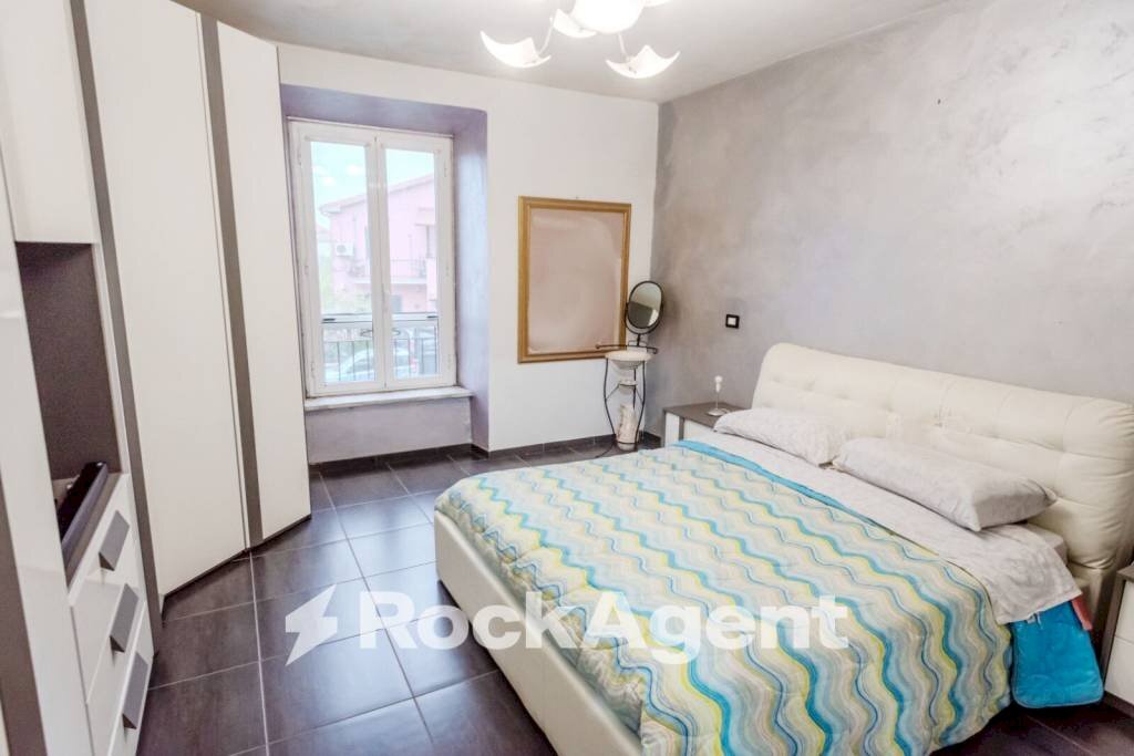 Camera da letto - Trilocale piazza Europa, 25, Vetralla - foto 2