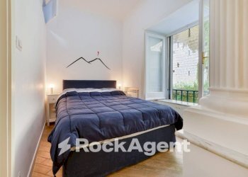 Camera da letto - Two-room apartment via del Parco Margherita, Napoli (neighborhood Chiaia) - photo 18