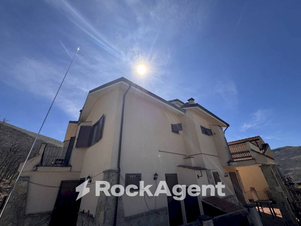 Facciata - Appartamento via Valle Maggiore, lucoli, Lucoli - foto 2