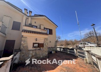 Facciata - Appartamento via Valle Maggiore, lucoli, Lucoli - foto 1