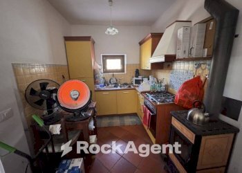 Cucina - Appartamento via Valle Maggiore, lucoli, Lucoli - foto 9