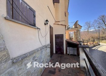 Cortile interno - Appartamento via Valle Maggiore, lucoli, Lucoli - foto 14