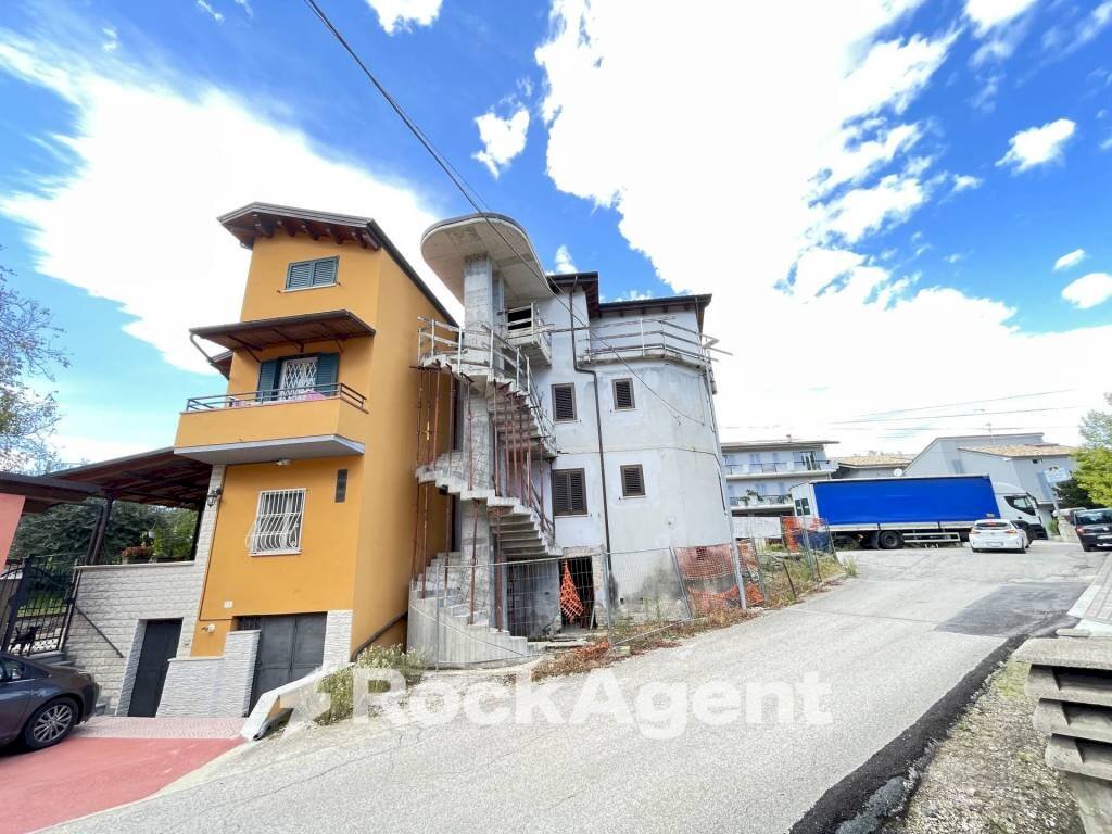 Zona - Casa indipendente strada Provinciale 17, Campli - foto 3