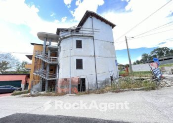 Facciata - Casa indipendente strada Provinciale 17, Campli - foto 6