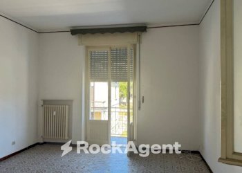 Cucina - Appartamento via Piave, Borgo Val di Taro - foto 12