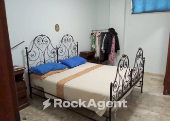 Camera da letto - Appartamento strada Statale 106 Jonica, Siderno - foto 8