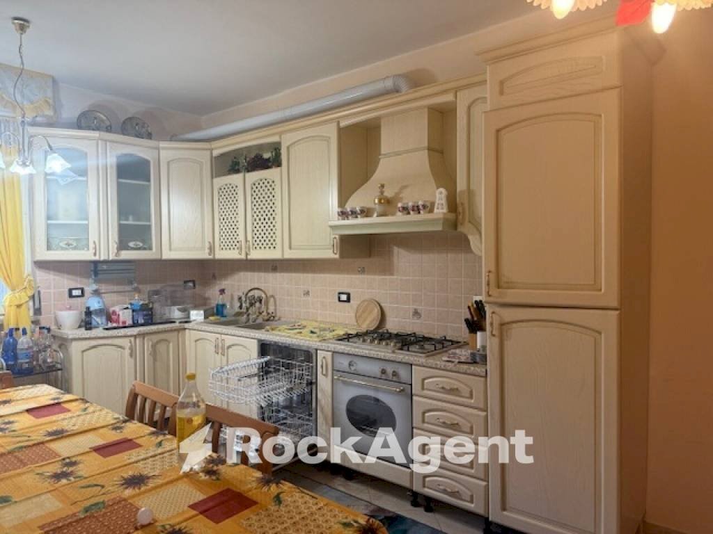 Cucina - Villa via Giuseppe Mazzini, Cadelbosco di Sopra - foto 1