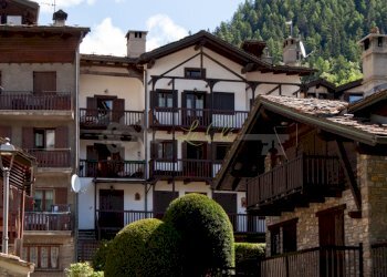 AFFITTO COURMAYEUR - FACCIATA ESTERNA - Appartamento Courmayeur - foto 21