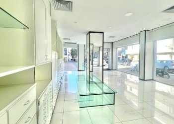 WhatsApp Image 2026-04-07 at 18.17.26_risultato.jp - Commercial Premises Via M. Renato Imbriani 57, Lecce - photo 3