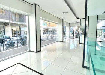 WhatsApp Image 2026-04-07 at 18.17.27 (3)_risultat - Commercial Premises Via M. Renato Imbriani 57, Lecce - photo 6