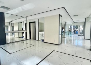 WhatsApp Image 2026-04-07 at 18.17.28 (7)_risultat - Commercial Premises Via M. Renato Imbriani 57, Lecce - photo 17