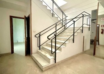 WhatsApp Image 2026-04-07 at 18.17.28 (1)_risultat - Commercial Premises Via M. Renato Imbriani 57, Lecce - photo 17
