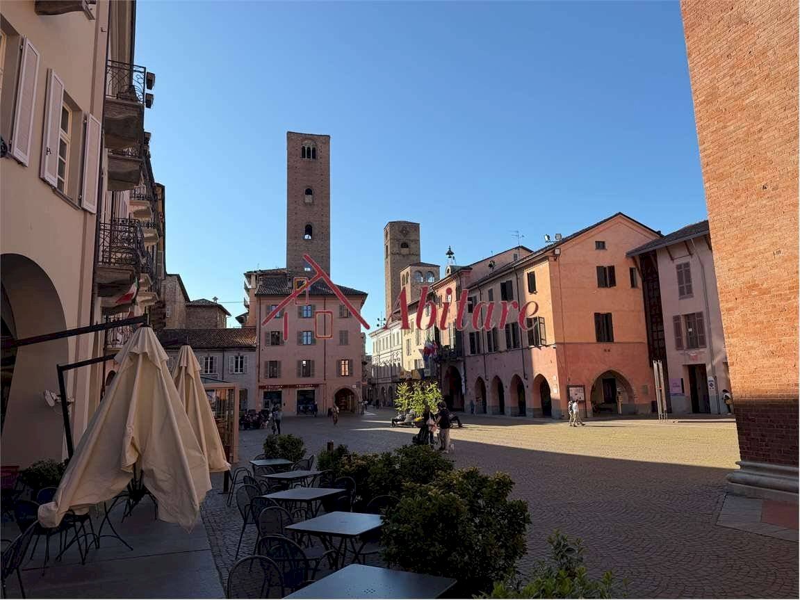 Trilocale Via armando diaz, 16, Alba - foto 1