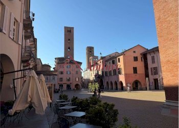 Trilocale Via armando diaz, 16, Alba - foto 1