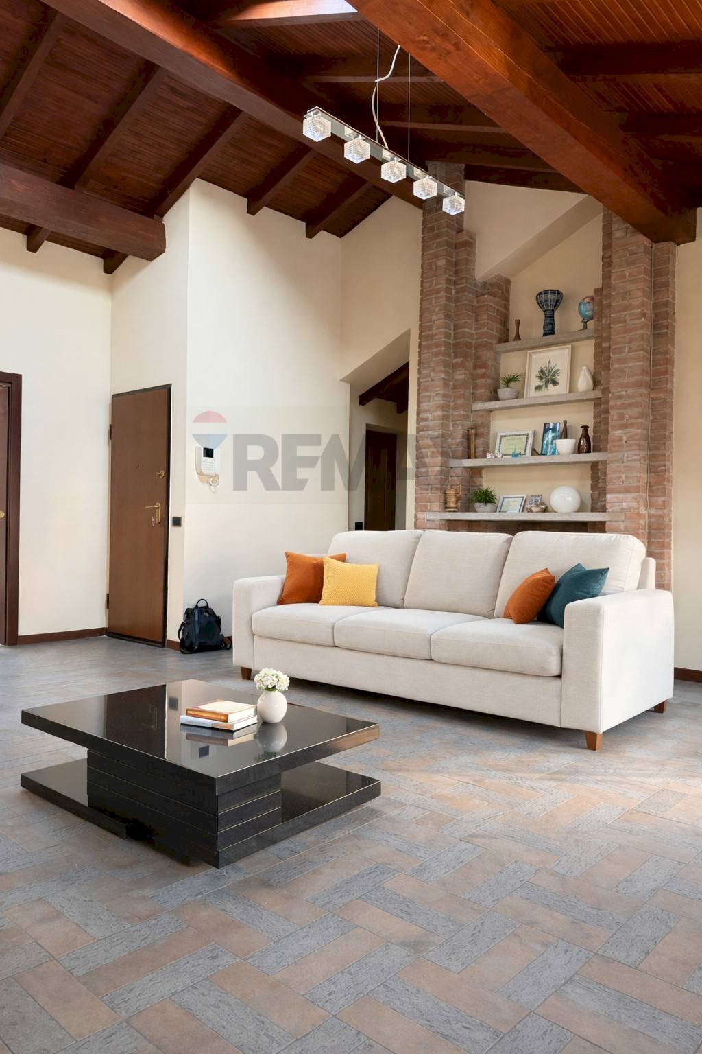 Soggiorno - Three-room apartment VIA LEOPARDI
 
18, Cameri - photo 1