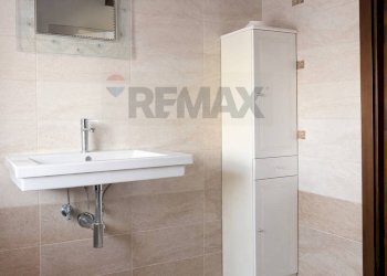 Bagno - Three-room apartment VIA LEOPARDI
 
18, Cameri - photo 11